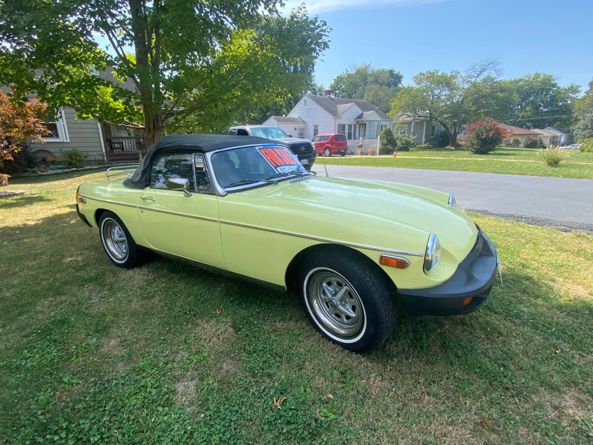 Mgb-convertible-1977-yellow