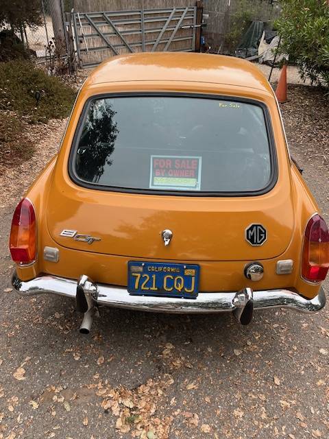 Mgb-gt-1971-orange-1