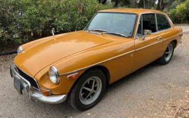 Mgb-gt-1971-orange-4