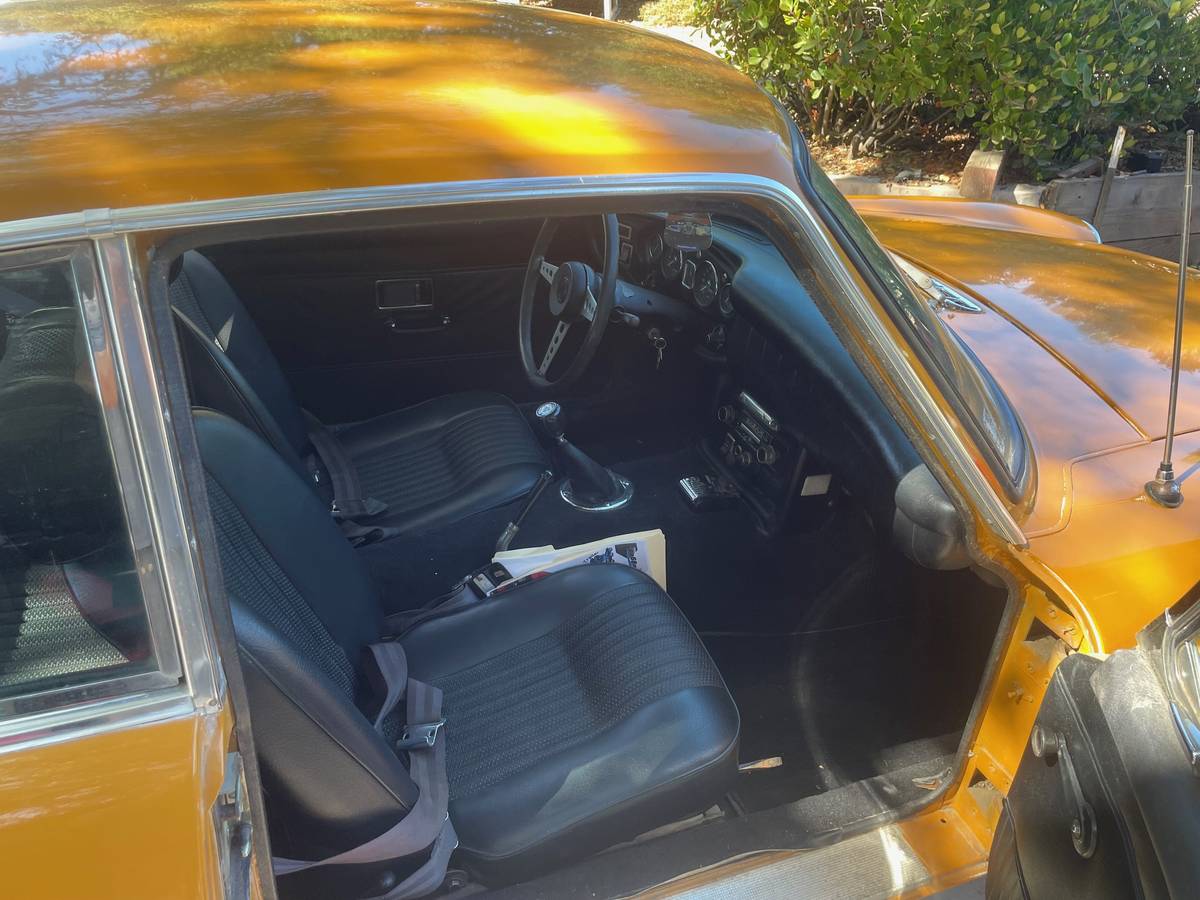 Mgb-gt-1971-orange-5