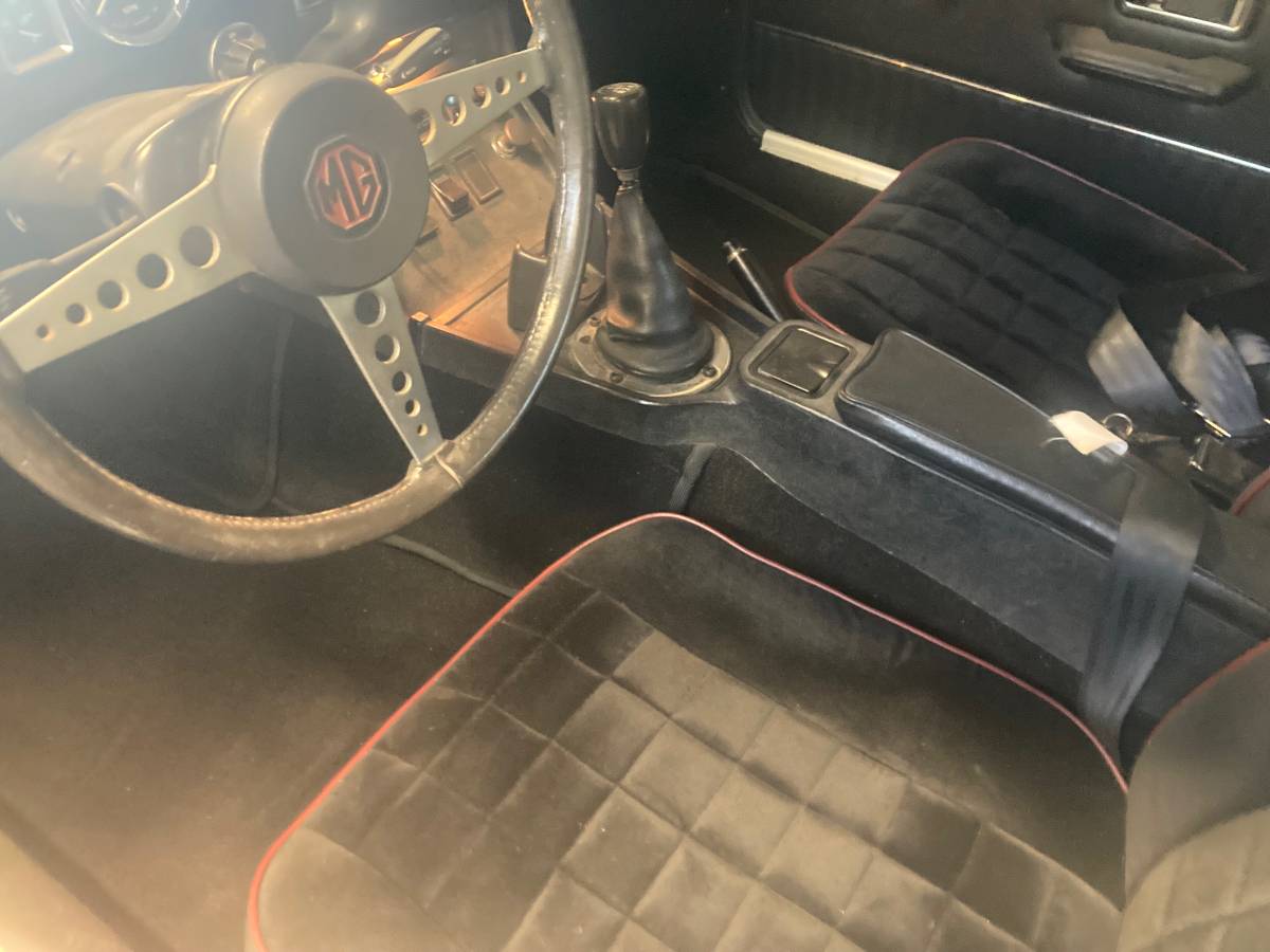 Mgb-gt-1973-17