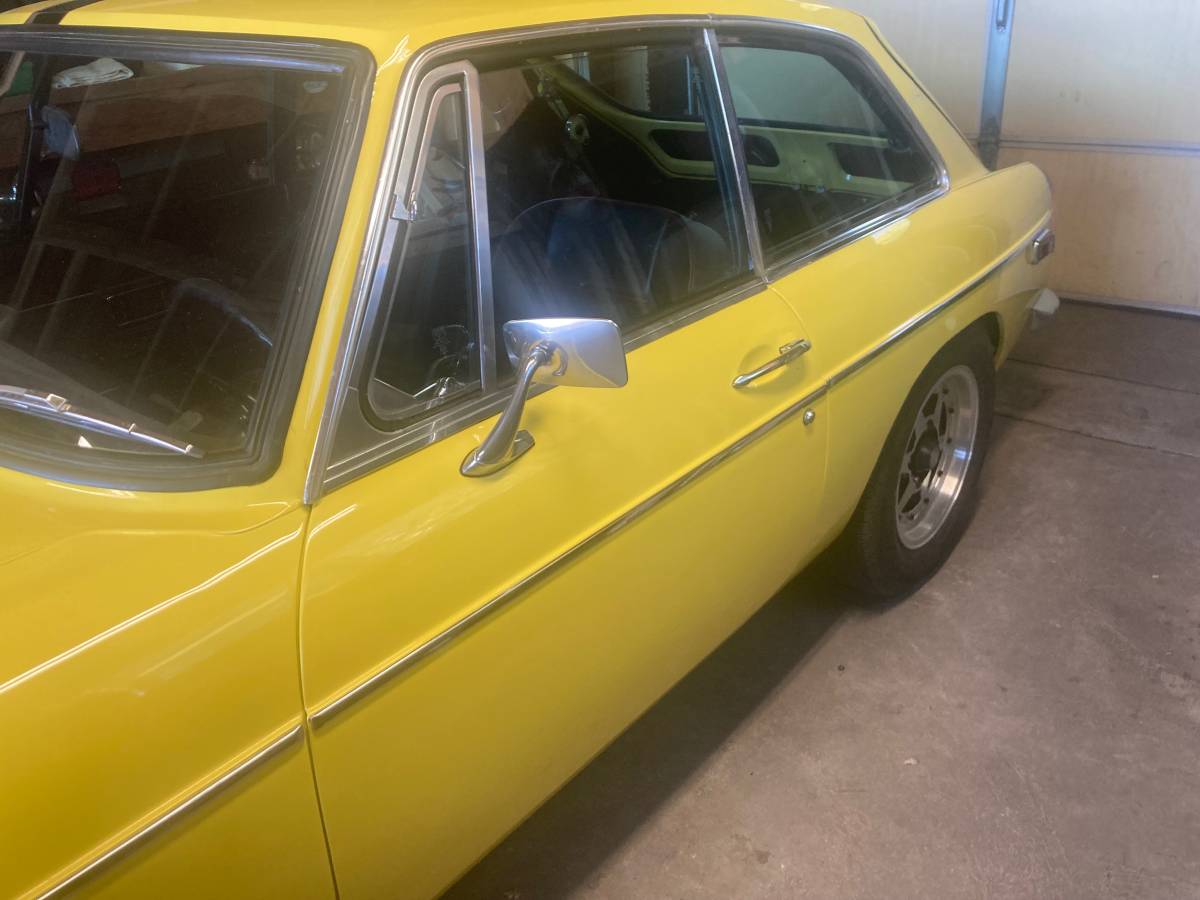 Mgb-gt-1973-25