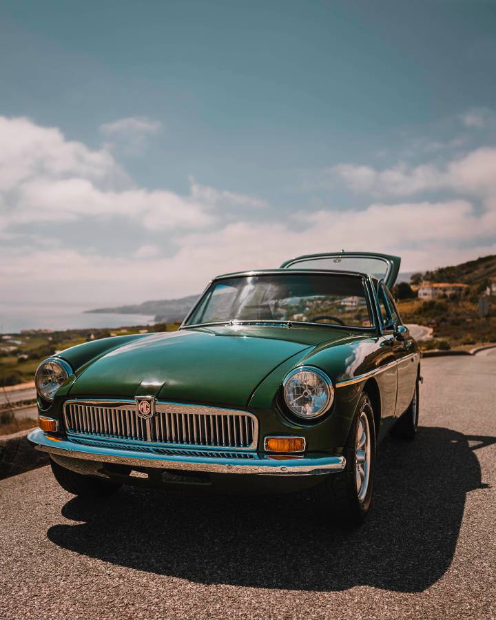 Mgb-gt-1973-green-2