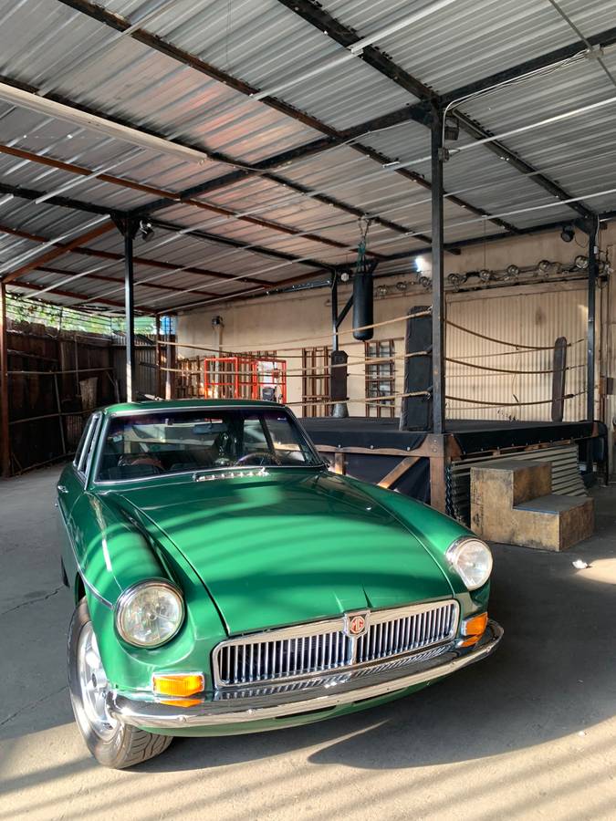 Mgb-gt-1973-green-3