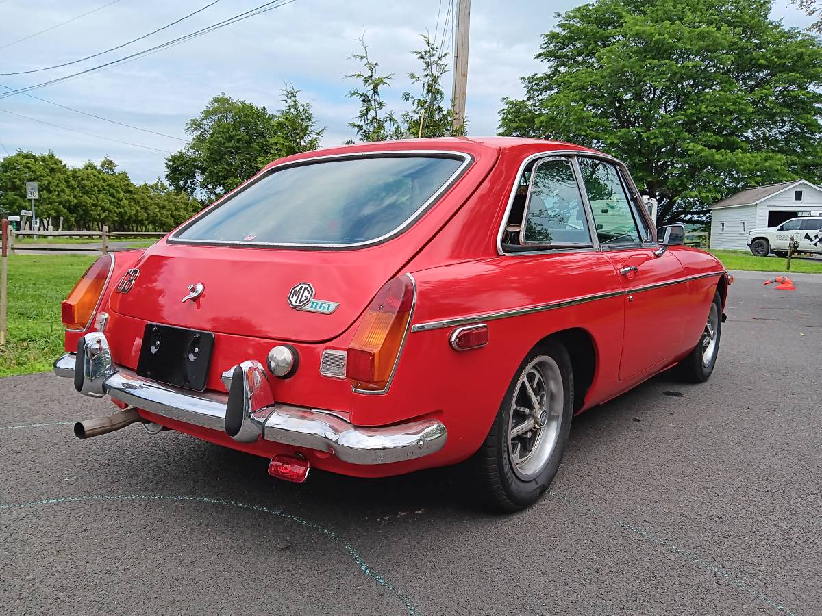 Mgb-gt-1973-red-15