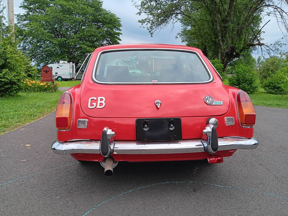 Mgb-gt-1973-red-16