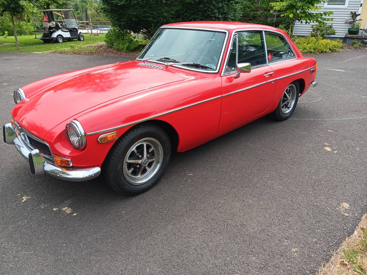 Mgb-gt-1973-red-3
