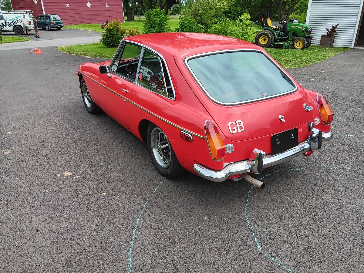 Mgb-gt-1973-red-5