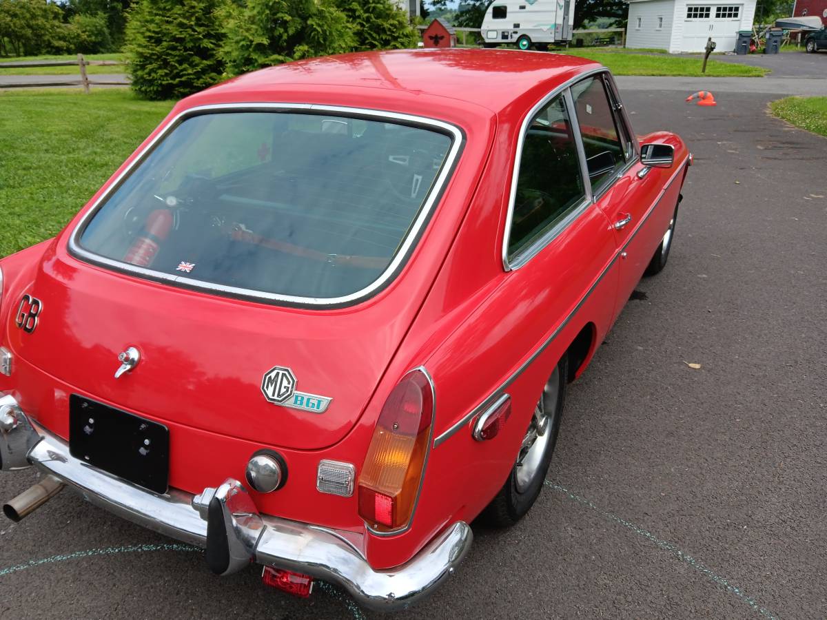 Mgb-gt-1973-red-6