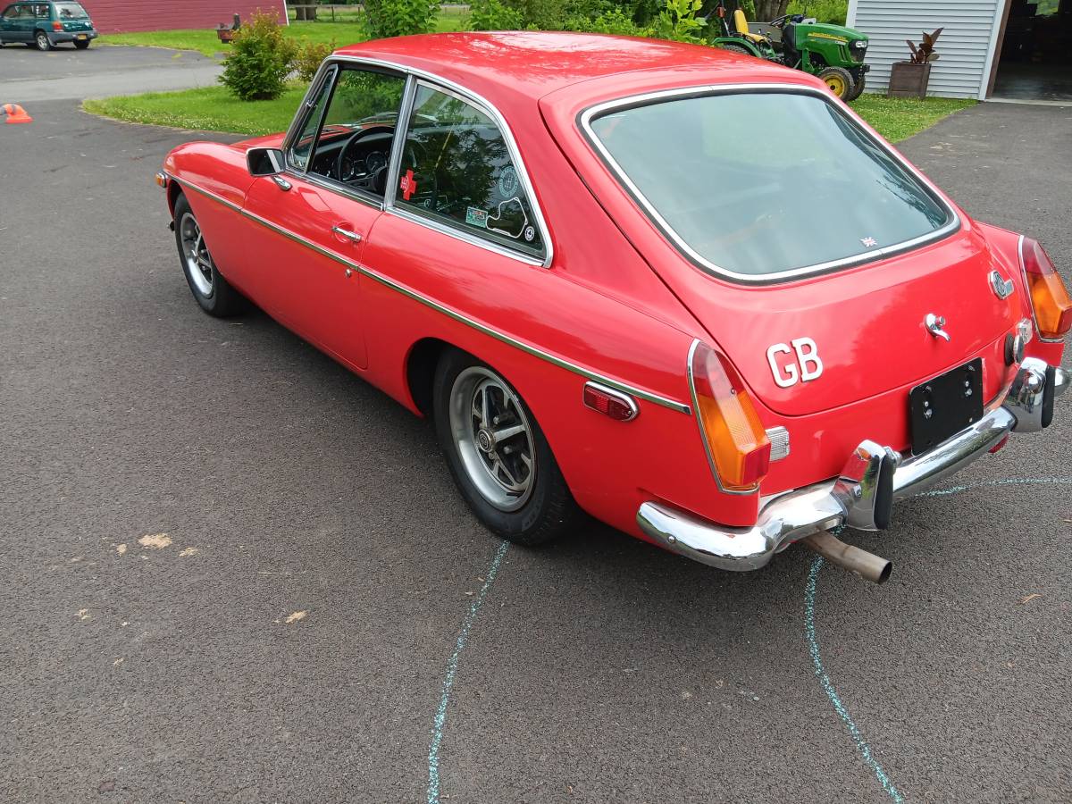 Mgb-gt-1973-red-7