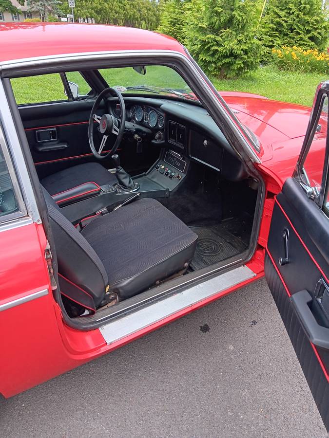 Mgb-gt-1973-red-8
