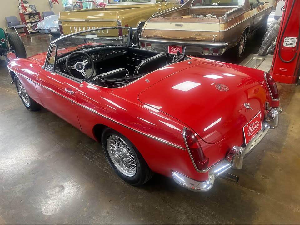 Mgb-roadster-1966-red-8