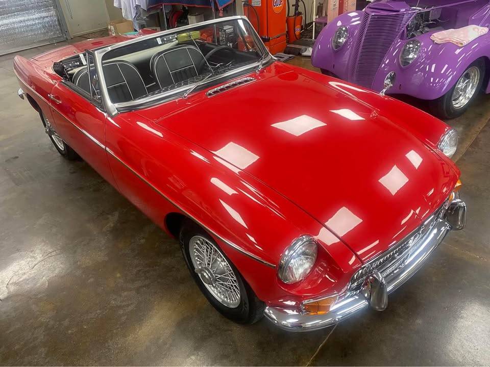 Mgb-roadster-1966-red-9