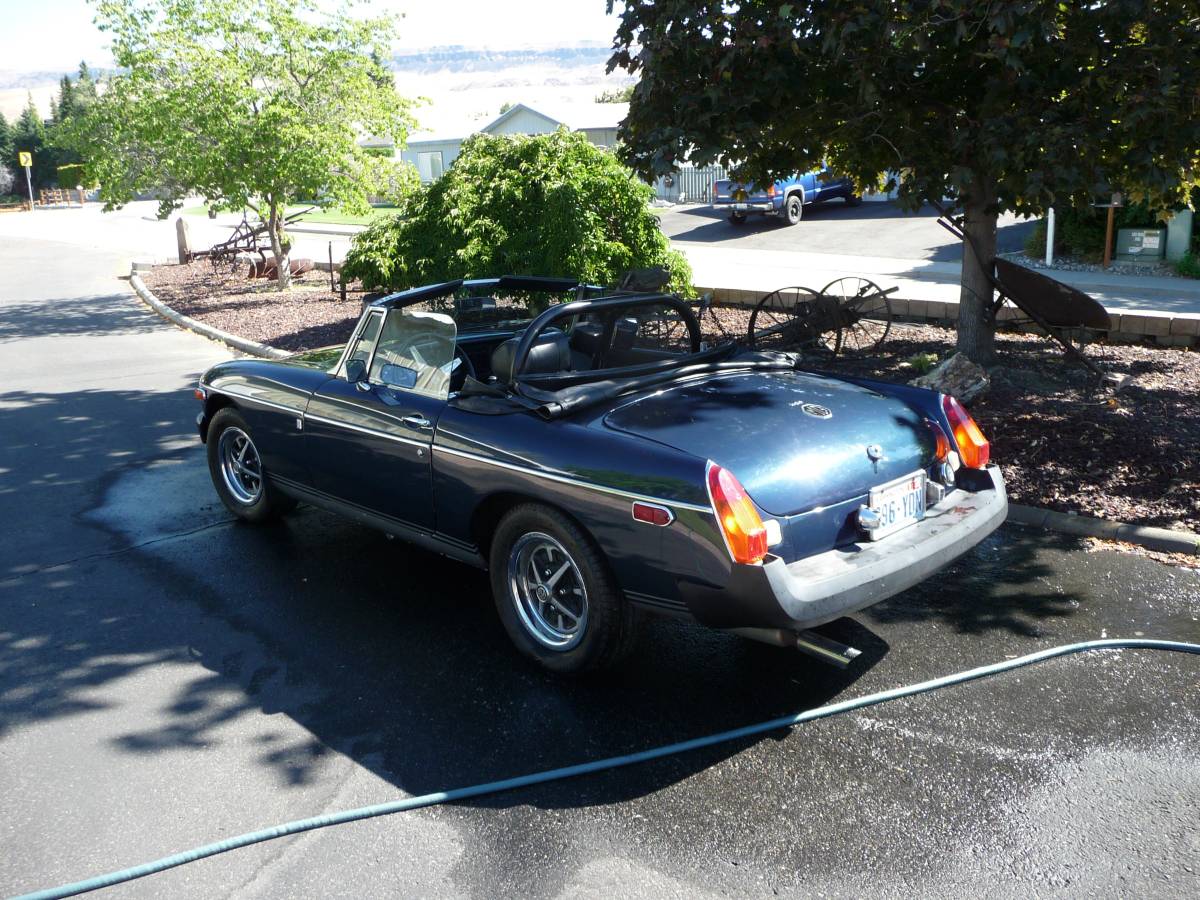 Mgb-roadster-1974-blue-2
