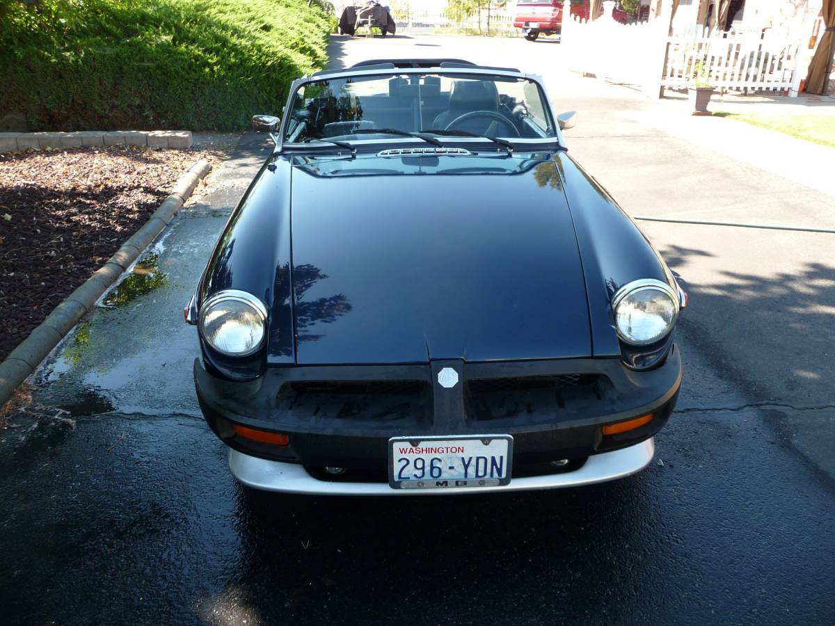 Mgb-roadster-1974-blue-3