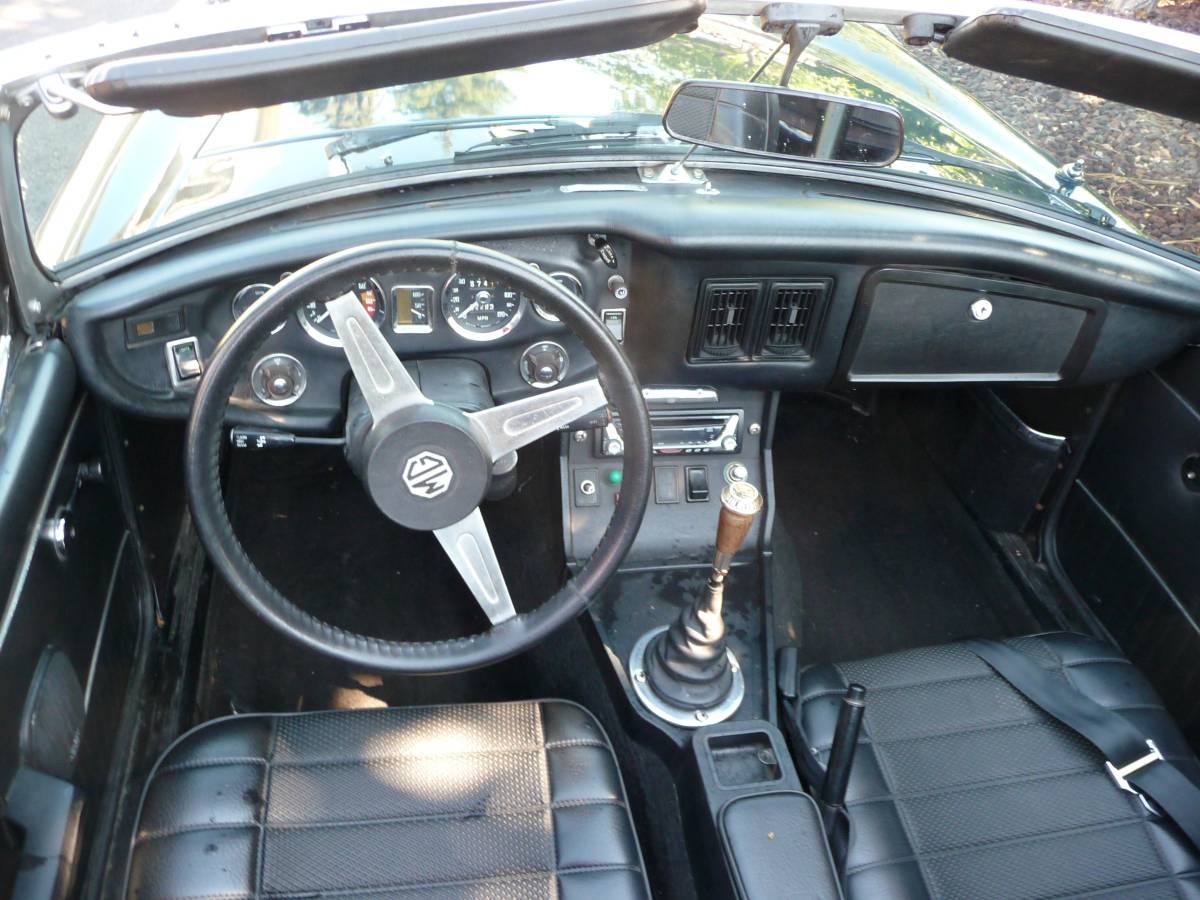 Mgb-roadster-1974-blue-4
