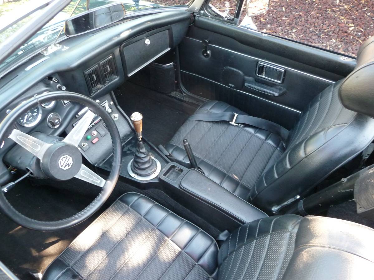 Mgb-roadster-1974-blue-5