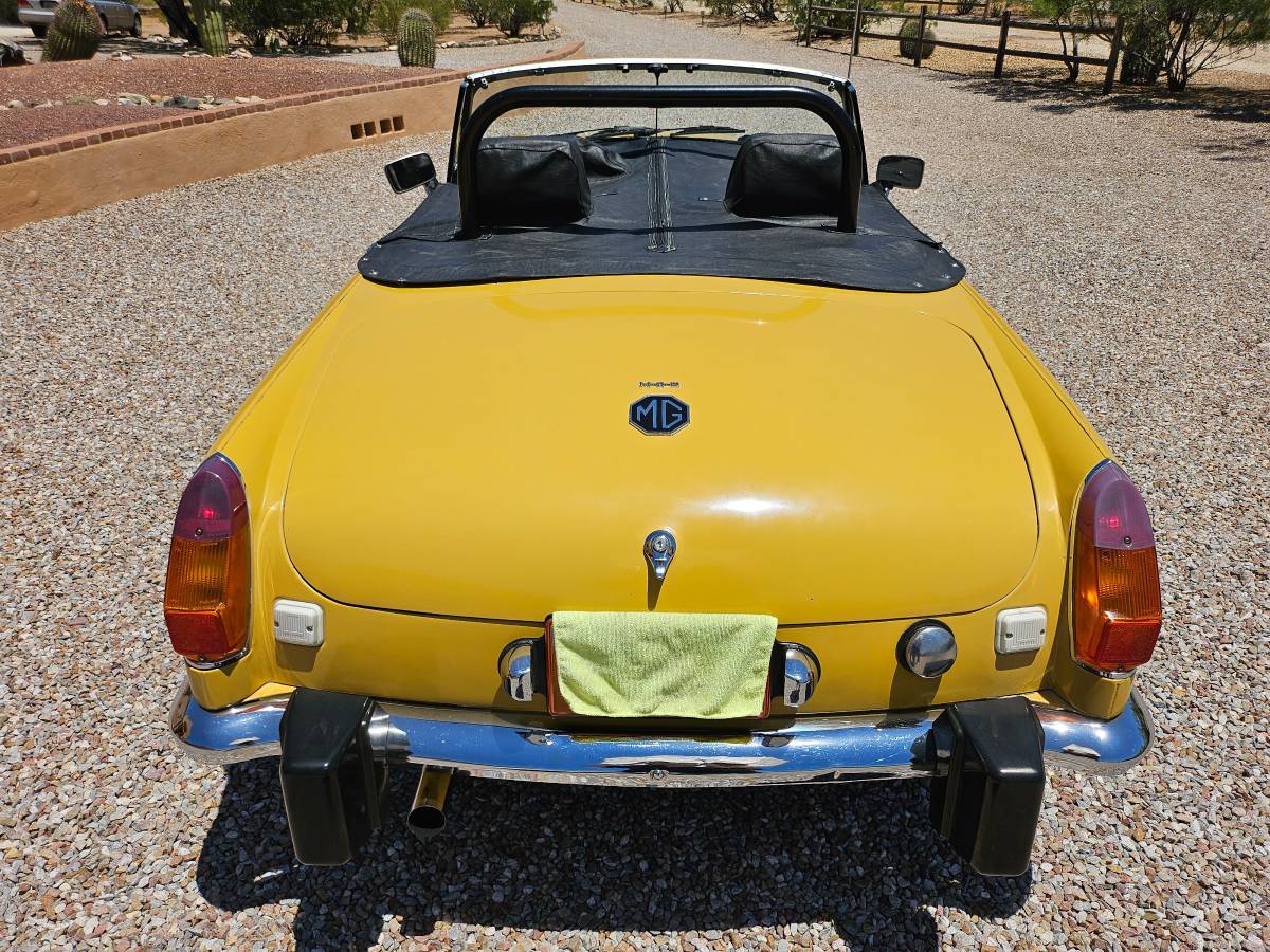 Mgb-roadster-1974-yellow-2