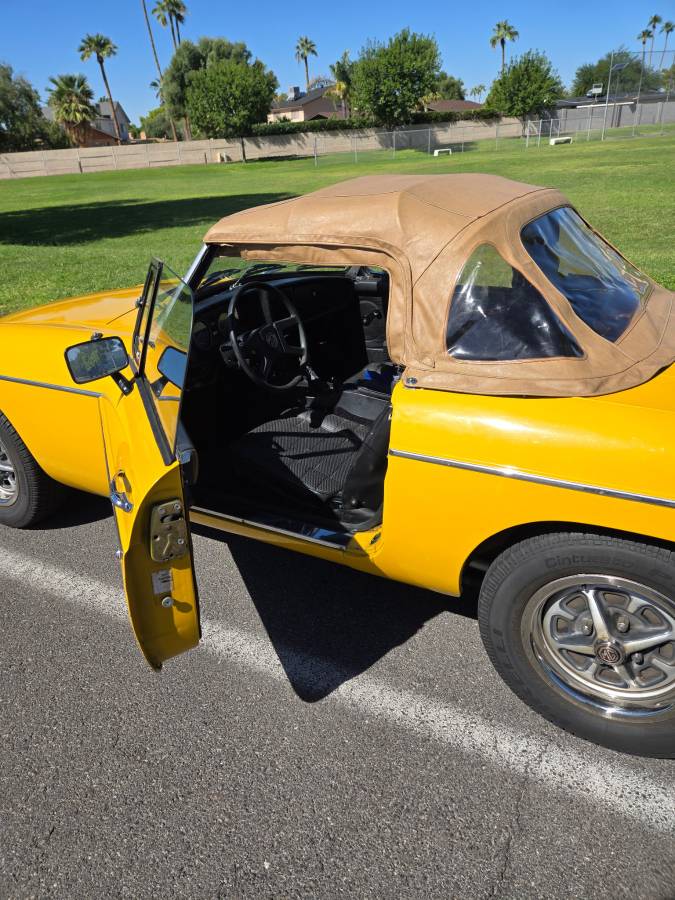 Mgb-roadster-1978-yellow-2