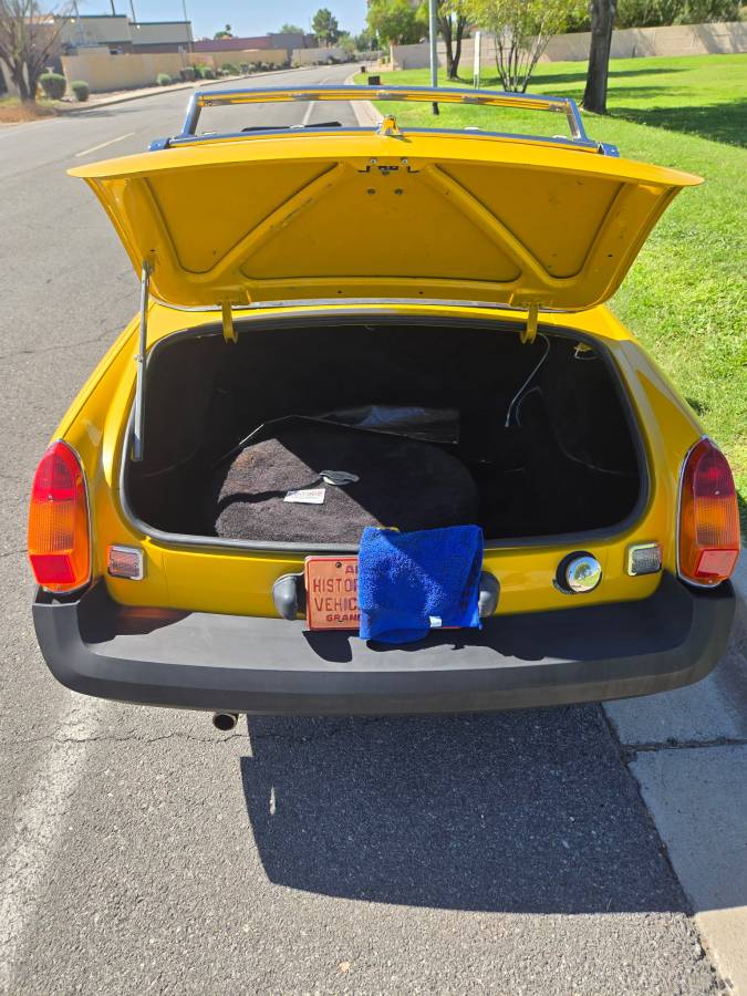 Mgb-roadster-1978-yellow-3