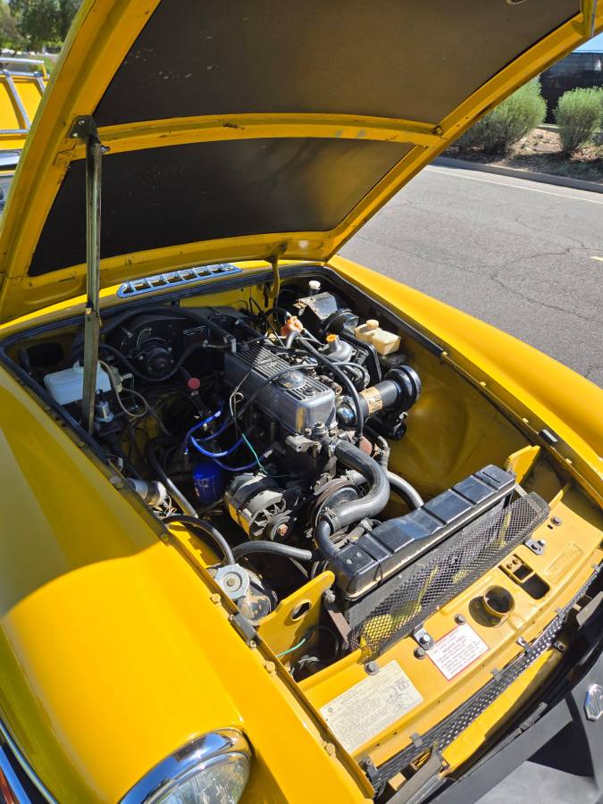 Mgb-roadster-1978-yellow-4