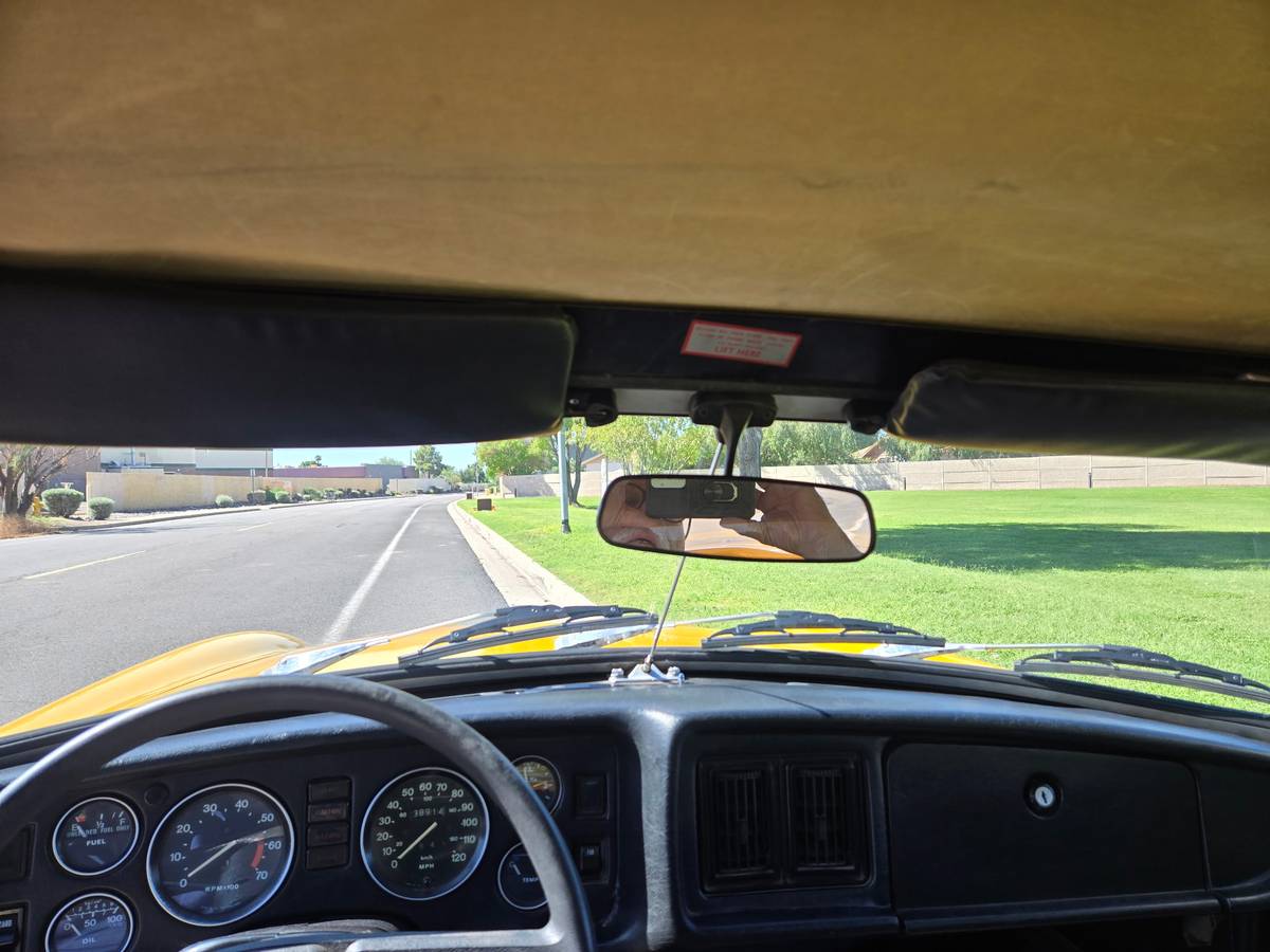 Mgb-roadster-1978-yellow-6