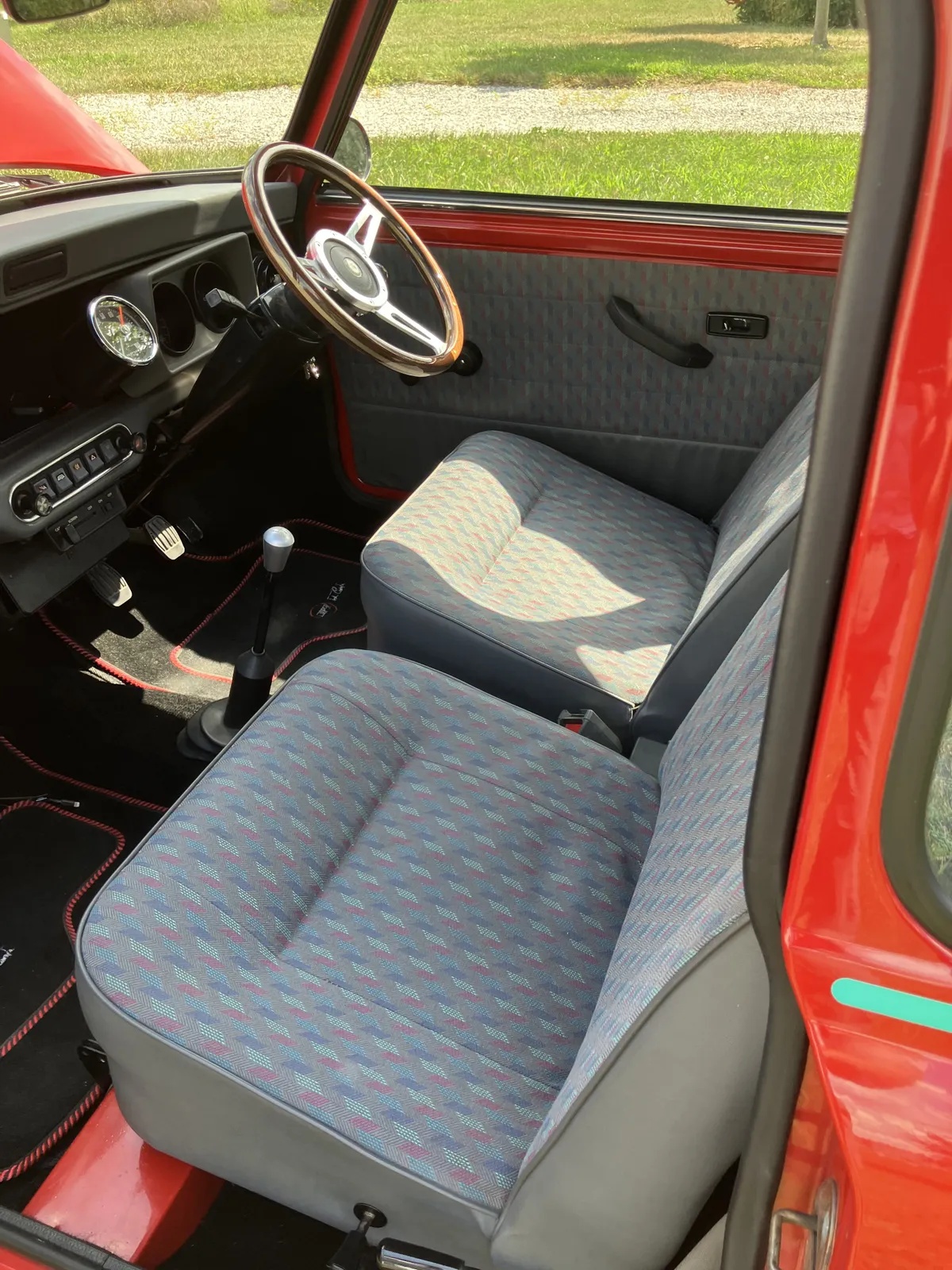 Mini-Classic-mini-1992-Red-Grey-7