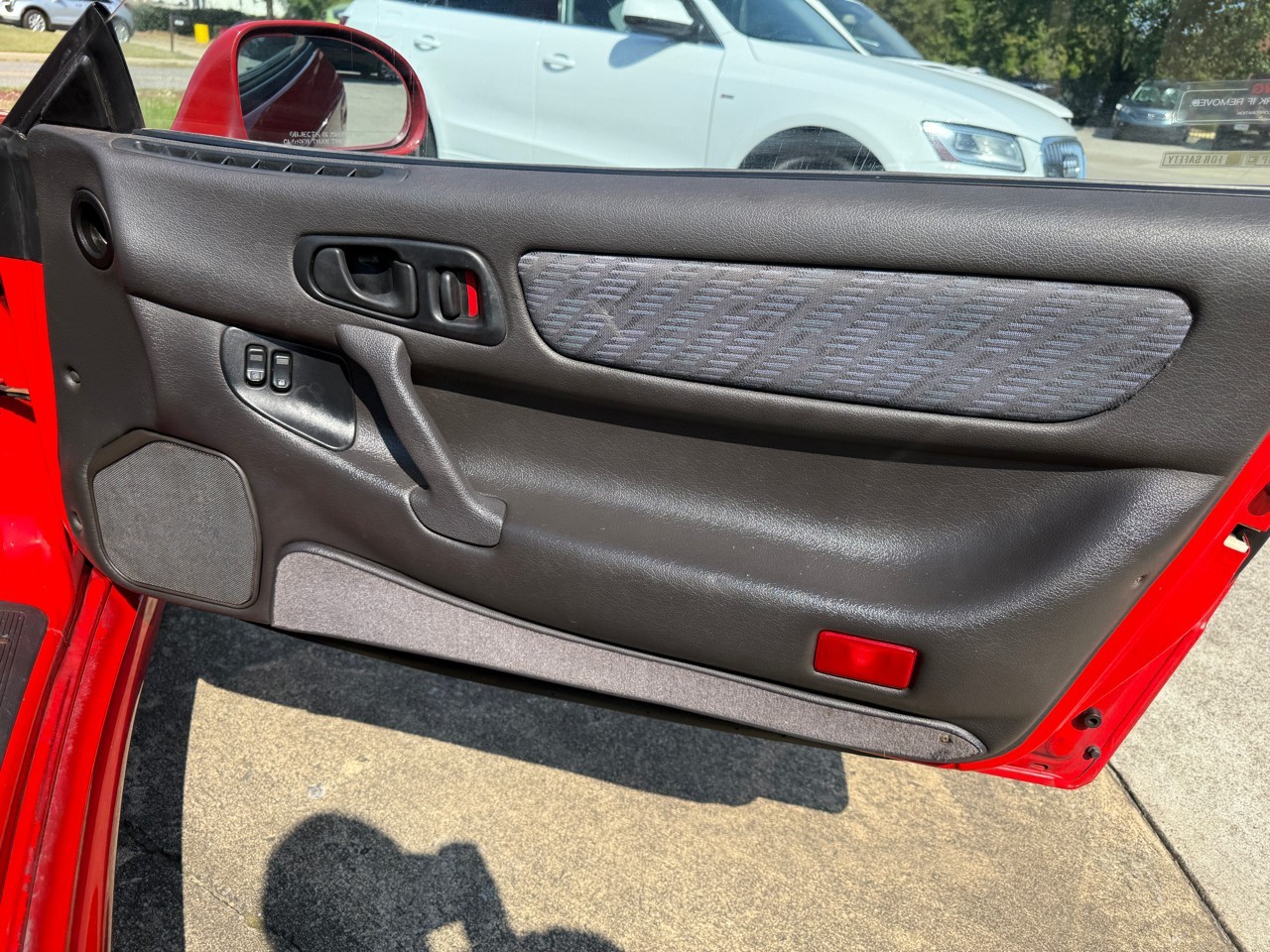 Mitsubishi-3000GT-1994-Coupe-11