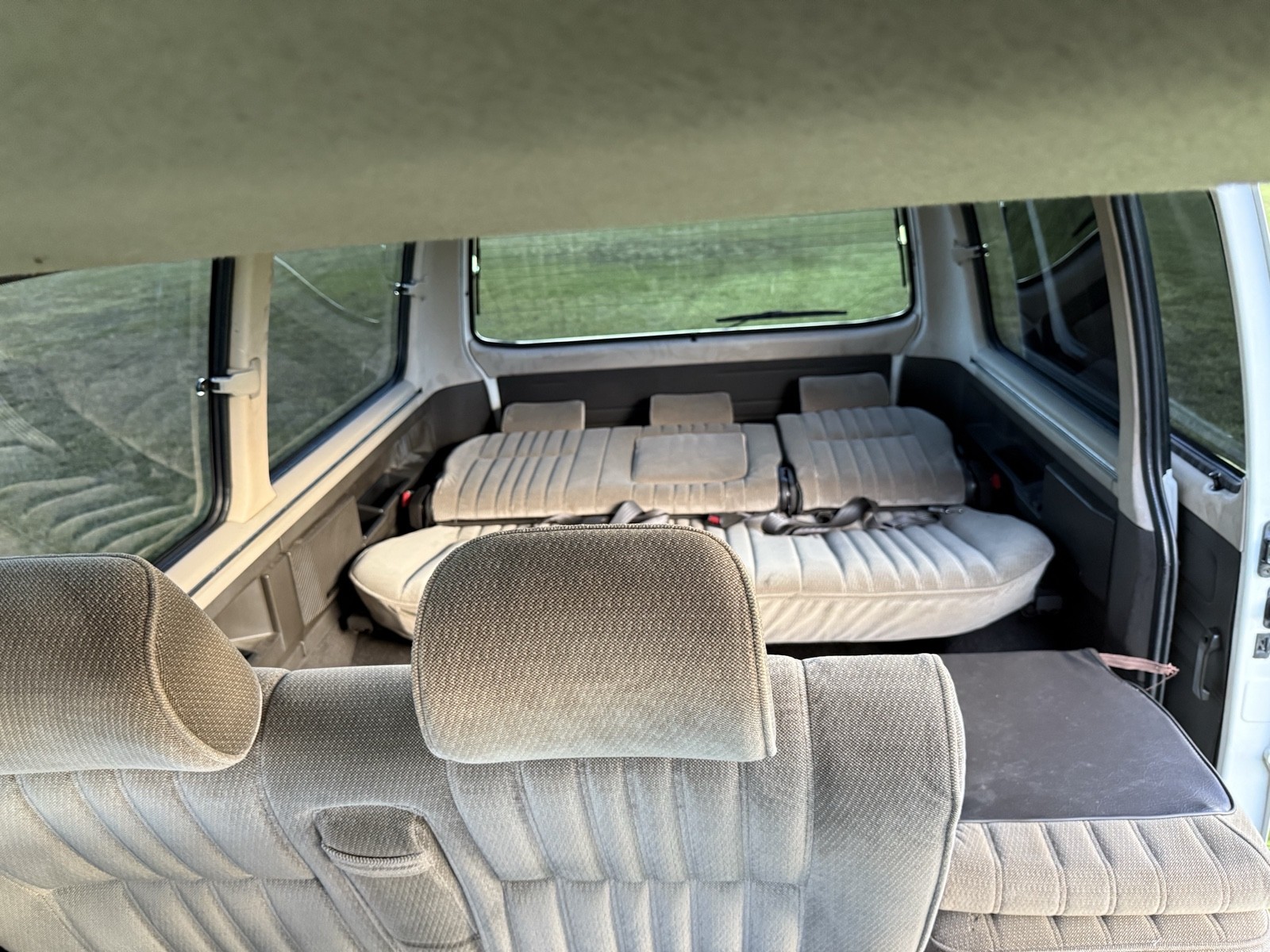 Mitsubishi-Delica-4WD.-Diesel-Turbo.-Automatic.-1990-Minivan-24