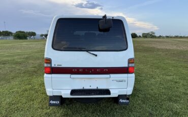 Mitsubishi-Delica-4WD.-Diesel-Turbo.-Automatic.-1990-Minivan-3