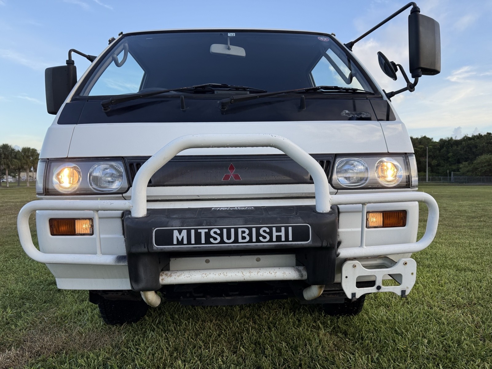 Mitsubishi-Delica-4WD.-Diesel-Turbo.-Automatic.-1990-Minivan-9