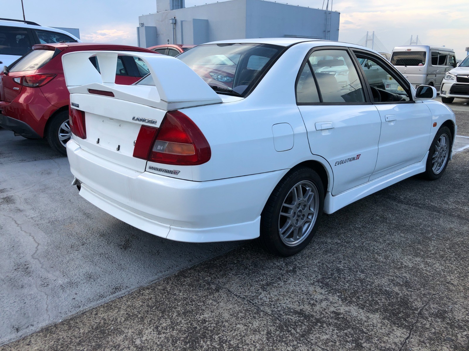 Mitsubishi-Lancer-1996-Sedan-4