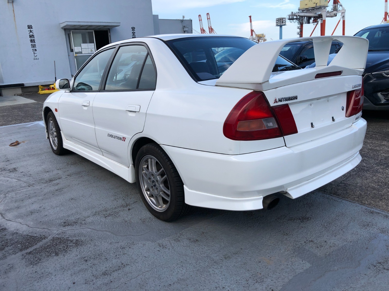 Mitsubishi-Lancer-1996-Sedan-6