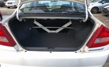 Mitsubishi-Lancer-1996-Sedan-9