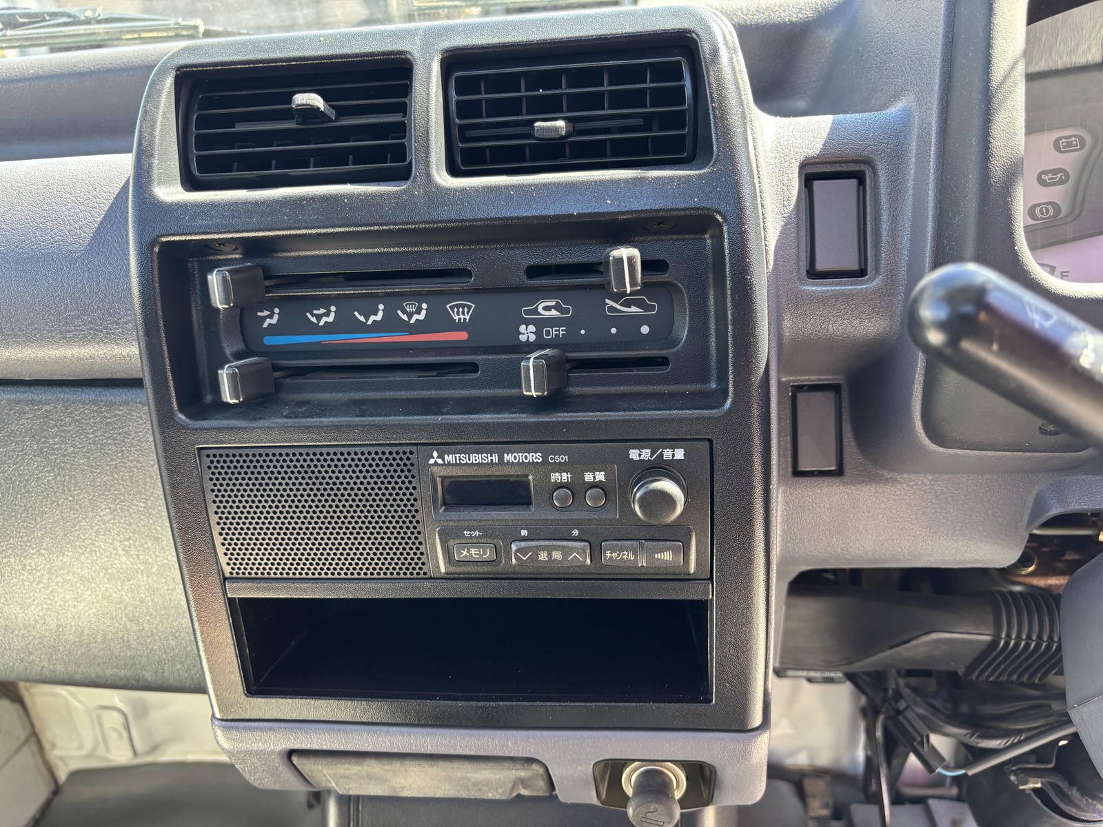 Mitsubishi-Minicab-1996-Truck-17