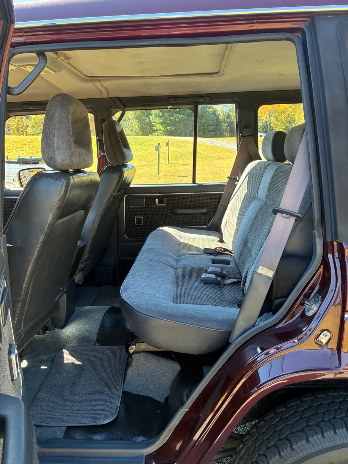 Mitsubishi-Montero-1991-SUV-10