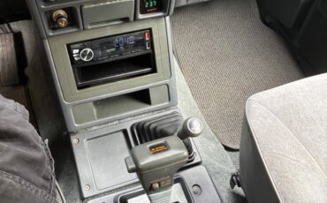 Mitsubishi-Montero-1991-SUV-14