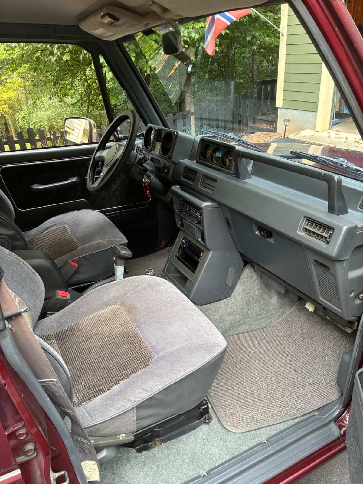 Mitsubishi-Montero-1991-SUV-17