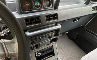 Mitsubishi-Montero-1991-SUV-23