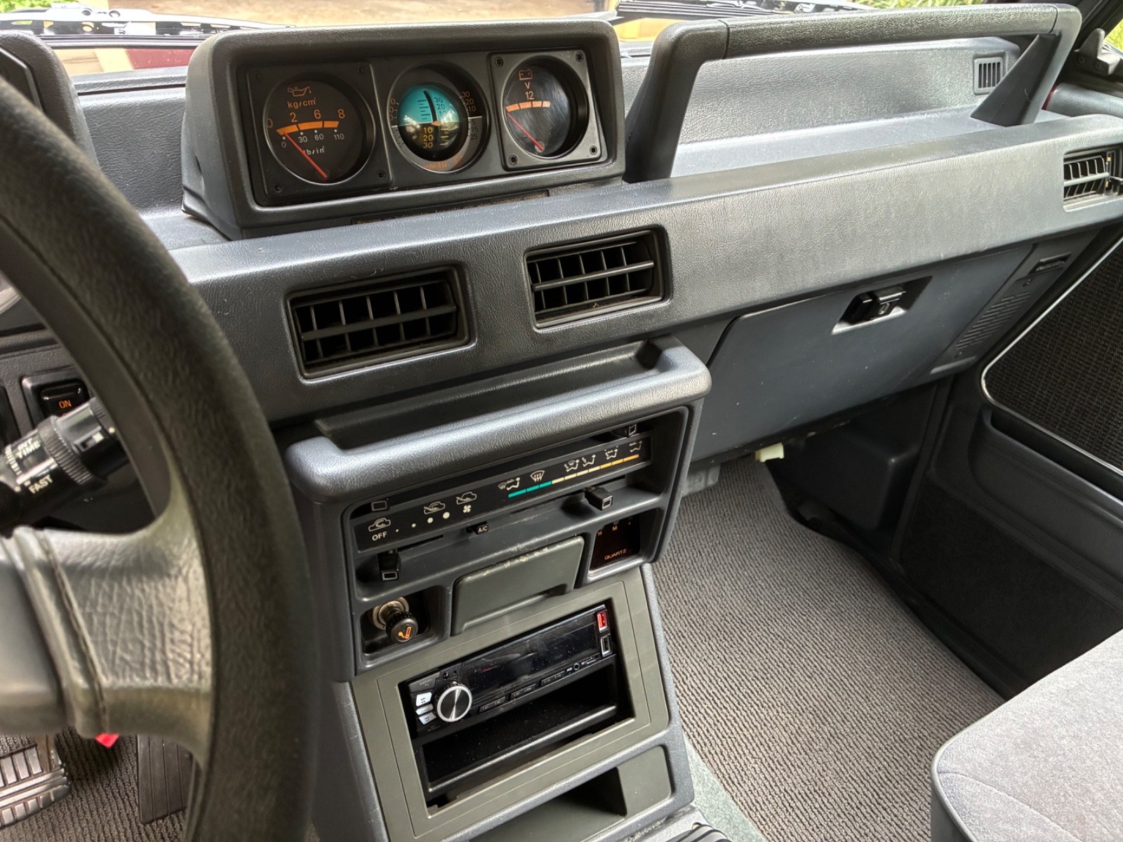 Mitsubishi-Montero-1991-SUV-23