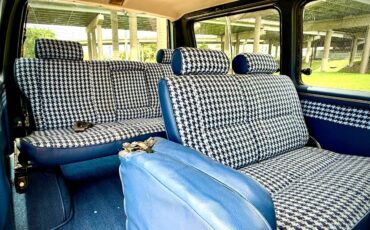 Mitsubishi-delica-1992-112