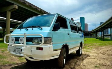 Mitsubishi-delica-1992-24