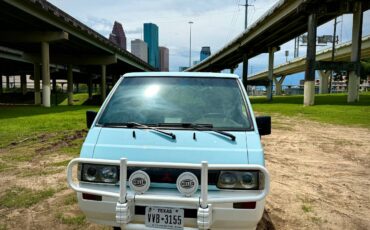 Mitsubishi-delica-1992-25