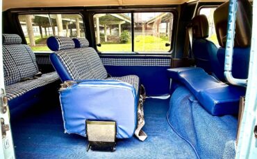 Mitsubishi-delica-1992-39