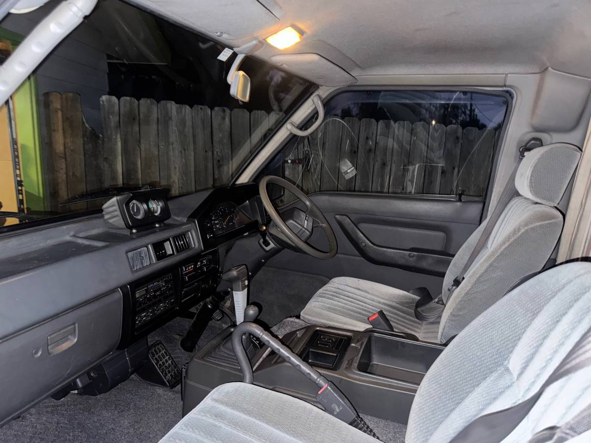 Mitsubishi-delica-diesel-1991-blue-2
