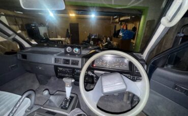 Mitsubishi-delica-diesel-1991-blue