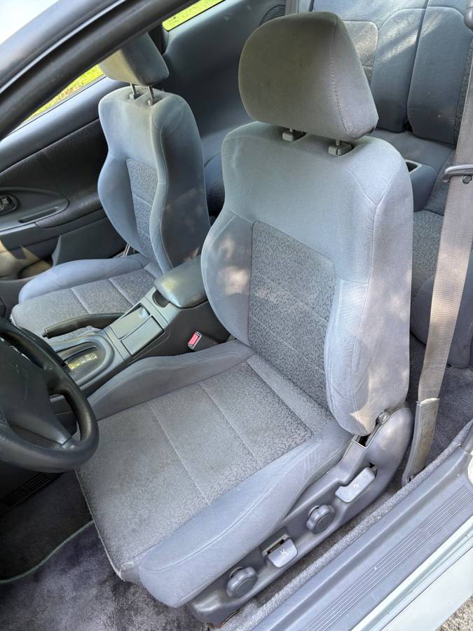 Mitsubishi-eclipse-gs-1996-10