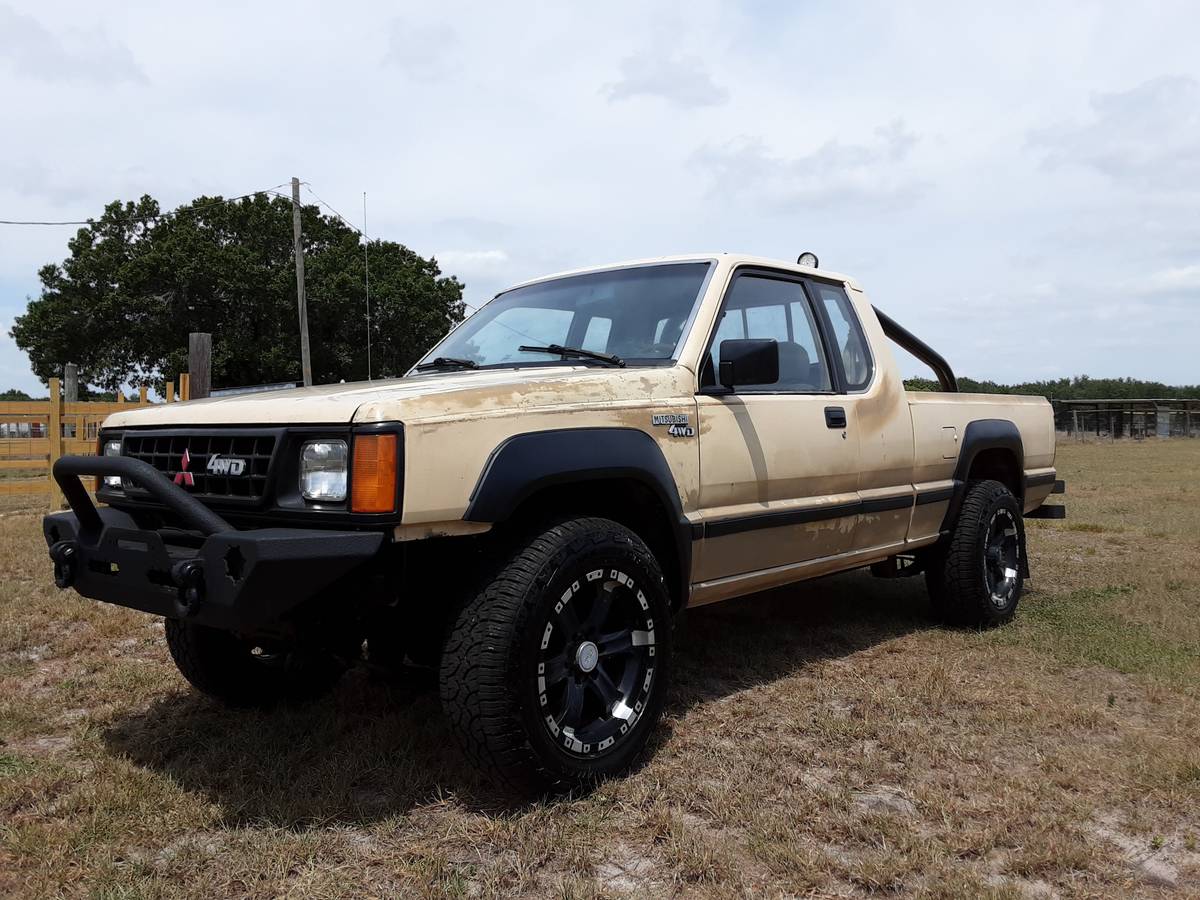 Mitsubishi-mighty-max-4x4-1988-11