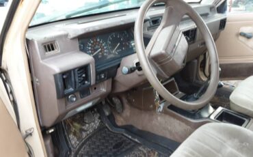 Mitsubishi-mighty-max-4x4-1988-23