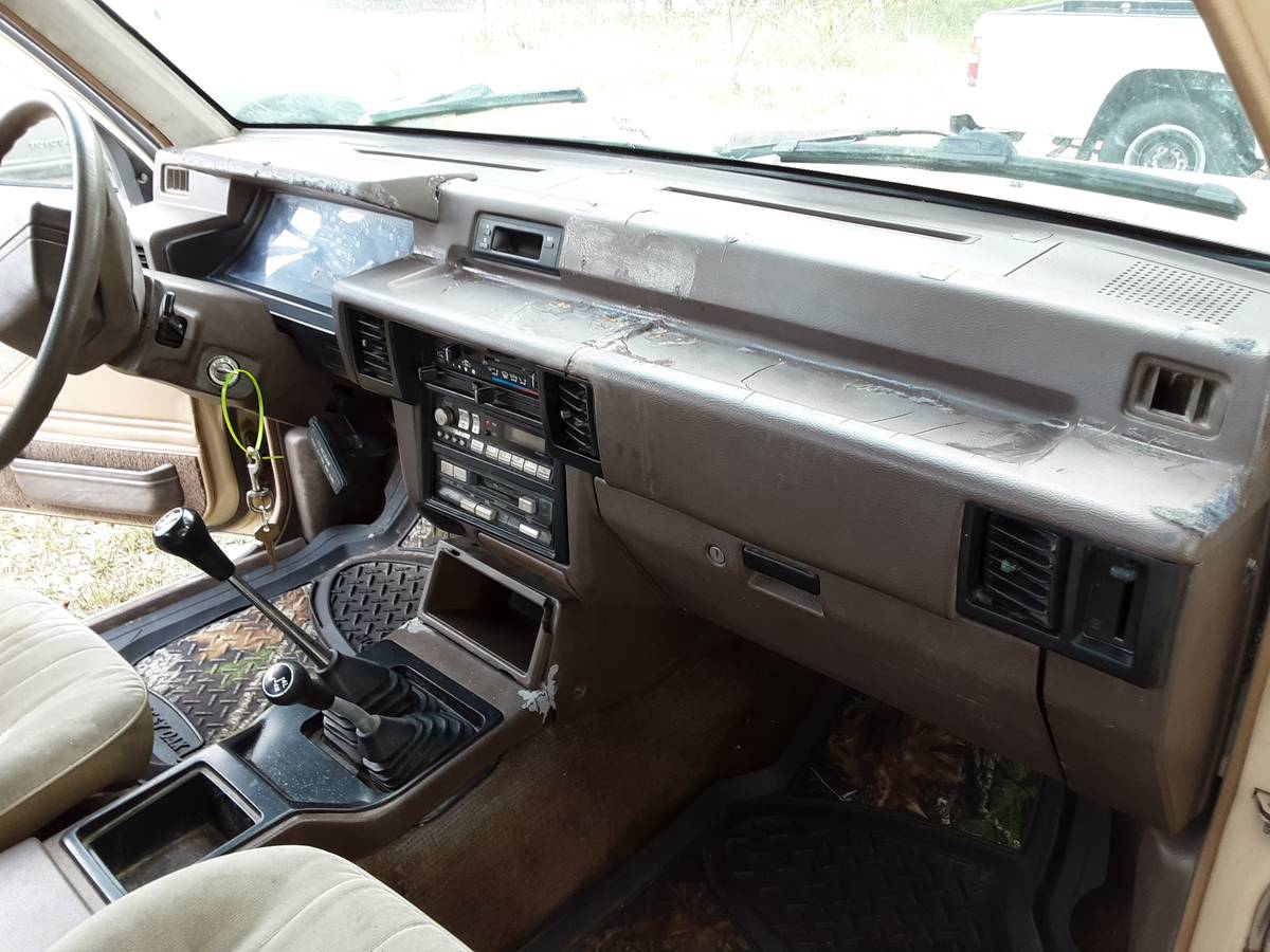 Mitsubishi-mighty-max-4x4-1988-25